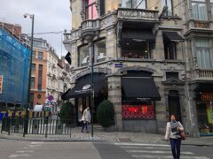 15分ぐらい歩いた後、ようやく店舗が見えました。