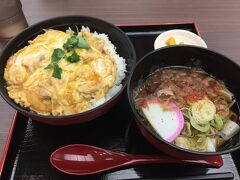 order:名古屋コーチン親子丼ときしめんセット

夕食はお手軽に帰りの上郷SAで。ザ・名古屋めしです(笑)
SAで食事は久しぶり。予想に反して美味しかったです♪