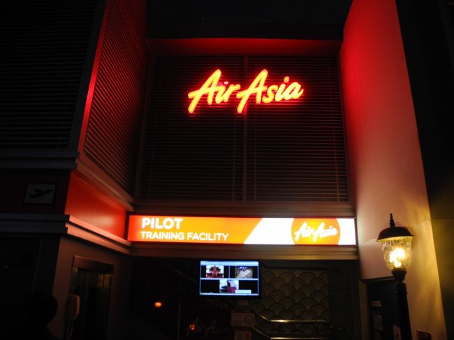 まずは、Air ASIAのブースへ。