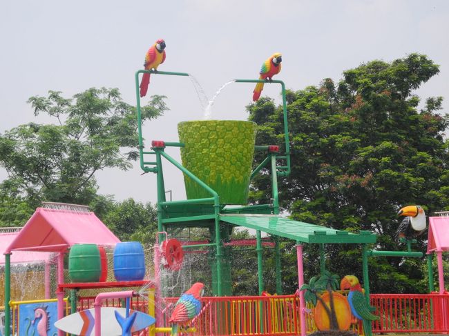 大きなバケツに水がいっぱいになると