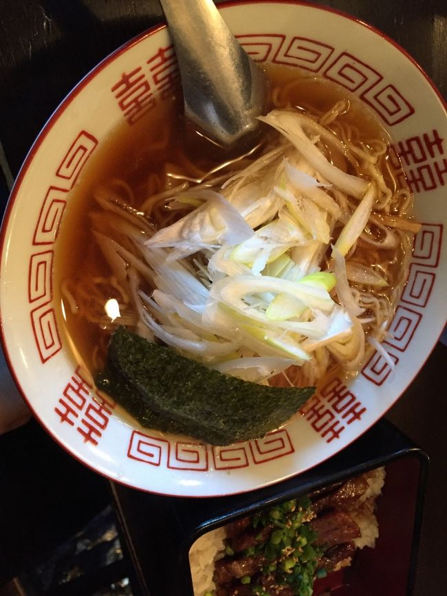 高山ラーメン<br />美味しい!!<br /><br /><br />この後<br />旦那さまが野沢菜を買いたいとのことで<br />奥飛騨方面へ。<br />赤カブの里？<br />で<br />お目当ての野沢菜をゲット！<br /><br />名古屋へ。