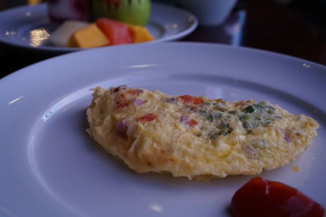 この日は、オムレツもお願いして、大満足の朝食。朝の600からのレストランオープン直後に入り、朝ご飯を食べ、6:30からゲームドライブ開始です。