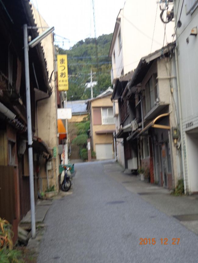 アーケードをちょっと外れるともう下町の風情。