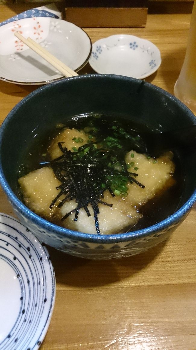 ちょっとお宿で休憩。<br />さて、今日の夕食のお時間です〜<br />★ひとし<br />予約できました♪<br />まぐろの美味しいお店ですって！<br />あぁ、幸せ。<br />まずはジーマミ豆腐の揚げ出し。<br />粒々入ってるジーマミやぁ。