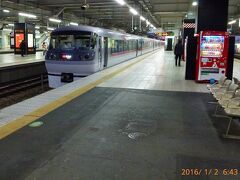 西武所沢駅から6：44発の西武特急レッドアロー号で秩父に向かいます。