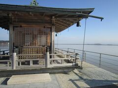 浮御堂にきました
柴山潟が360度ぐるっと見渡せます