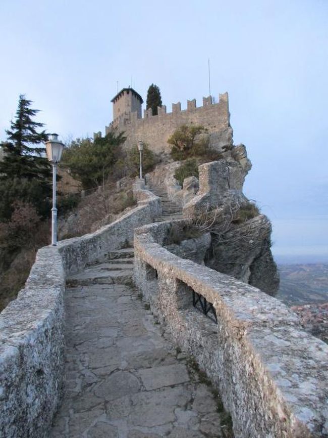 各要塞間はこのような通路で結ばれている。