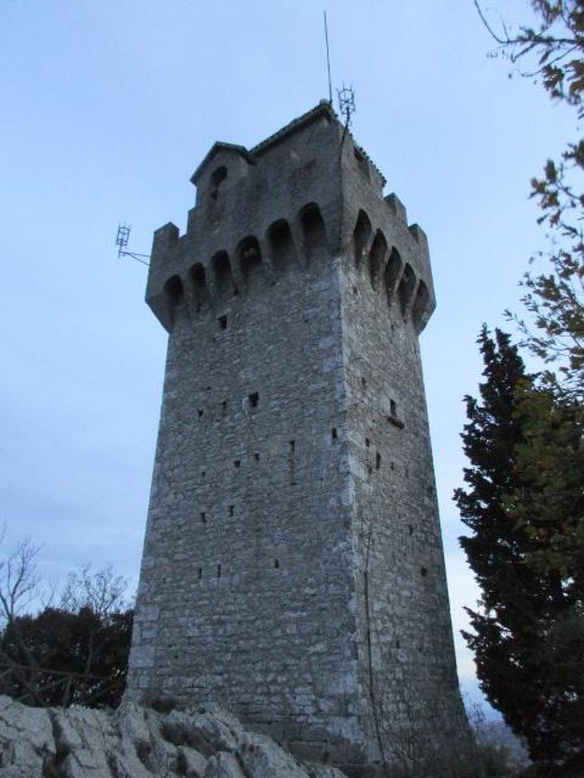 表示の類が何もなかったがおそらくロッカ・モンターレと思われる。前二者と異なりそもそも入場できない。見張り塔として用いられた由。