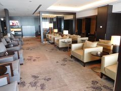 成田到着後、出国手続を済ませ、JALファーストクラスラウンジへ。