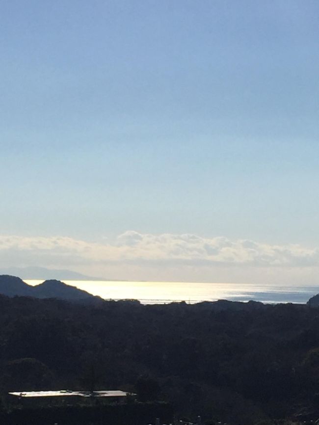 はるか彼方に金沢八景の海が見られる。