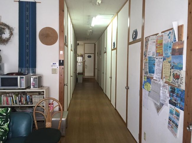 とりあえず本日の宿へ。<br />個室タイプの激安ドミトリーです。<br /><br /><br />誰もいねぇ…<br /><br /><br />まだチェックインの時間の前だから？<br /><br />