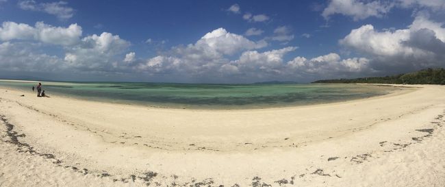 うはー！キレイだ！<br />石垣来てから海づくしだったけどビーチに来たのは初めてだった！