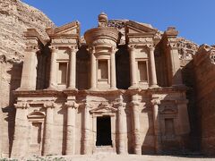 休憩所から15分ほどで着きました。
エド・ディル！（12：01）
私的にはエル・ハズネよりこちらの方が凄いと思います。
何より奥行きがあるし。