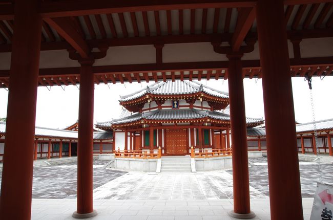 玄奘塔の写真だけはとって引き上げます。<br />壁画はこの中なのかな？<br /><br />この玄奘塔は1991年に造営された新しい建物のようです。