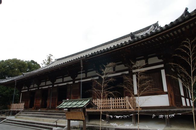 こちらは国宝東院堂。