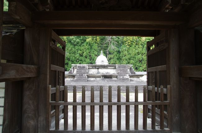 戒壇があります。<br />僧になるための授戒の儀式が行われるところ。