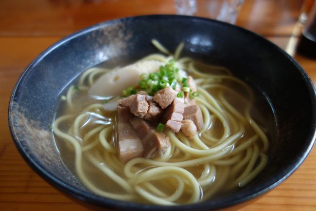 八重山そばを食べました。行き当たりばったり入ったお店にしてはかなりおいしかったです。