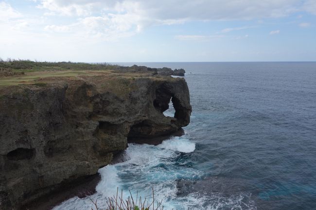 那覇でもレンタカーを借りて、万座毛へ。
