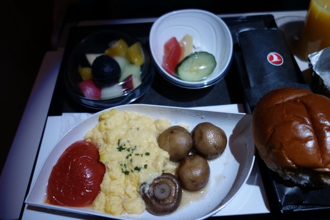 1回目の機内食その2。