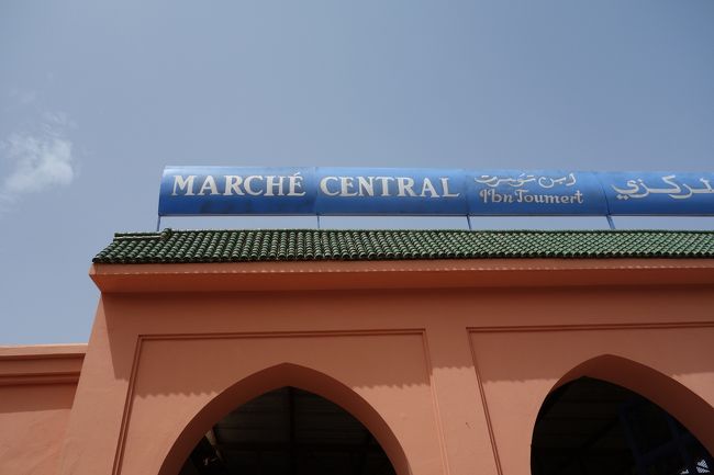 セントラルマーケットは、ちょっと入りづらい･･･。ちょっと寂れてる？なので外観のみ。