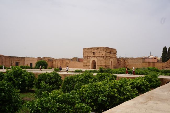 エルバディ宮殿。10DH×2<br />中は広〜い。しかもここ、日陰がなく、暑くて暑くて…。