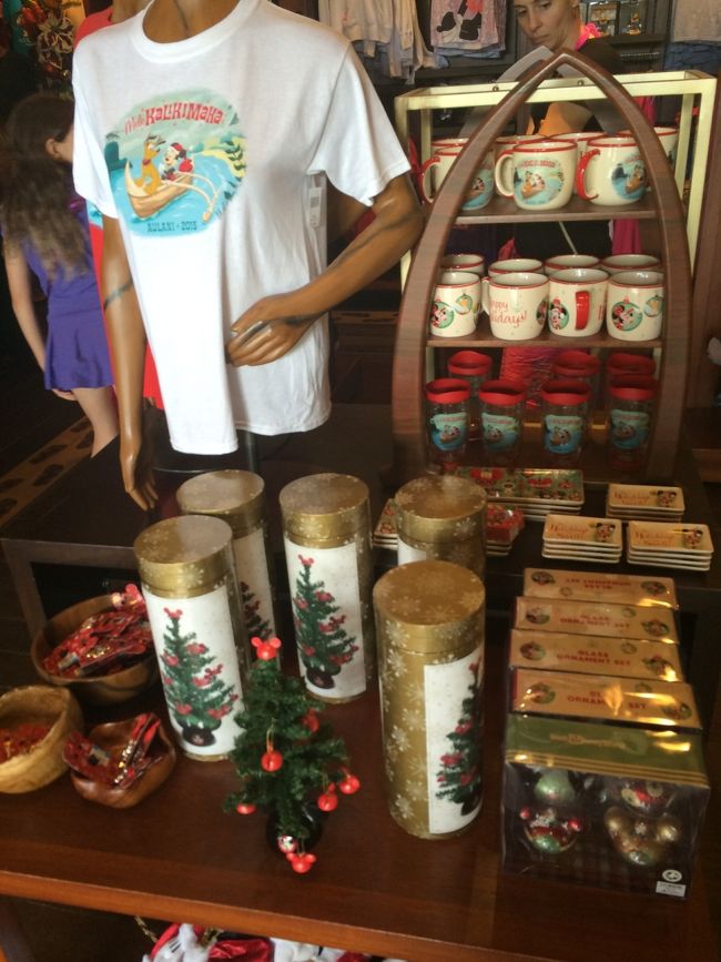 まずはカレパストアでお買い物〜<br />1年ぶりです。商品の配置も結構変わっていました。こちら入ってすぐのシーズングッズかなこれは。