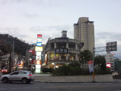 水社ビジターセンターからホテルまではタクシーで移動しました。