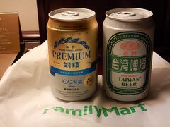 今日の旅は早めに終了。

お約束どおり、部屋でビールを飲みました。