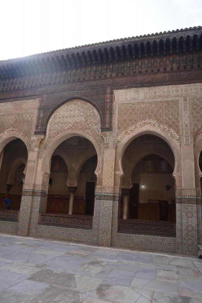 外の喧噪が嘘のような…厳かな空間。