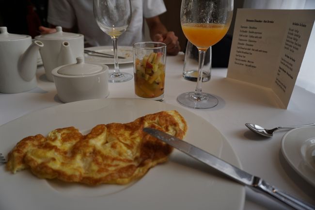 2015年8月13日【8日目】<br />朝食。とても落ち着いた雰囲気のレストラン。オムレツ等はオーダーできます。