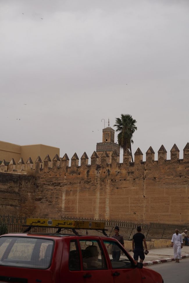 王宮の周りの塀。