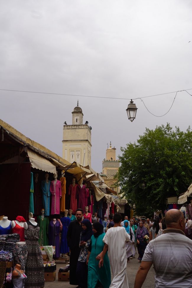 地元民御用達のスークを見て…