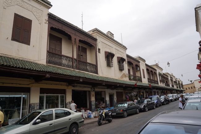 ユダヤ人街を通り…