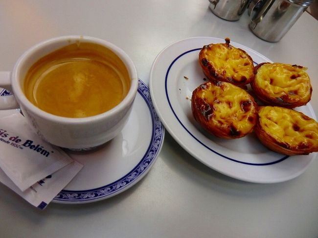 ベレンが発祥のお菓子というパステル・デ・ナタ。日本語ではエッグタルトになるそうだ。