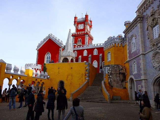 標高529ｍに建つペーナ宮殿