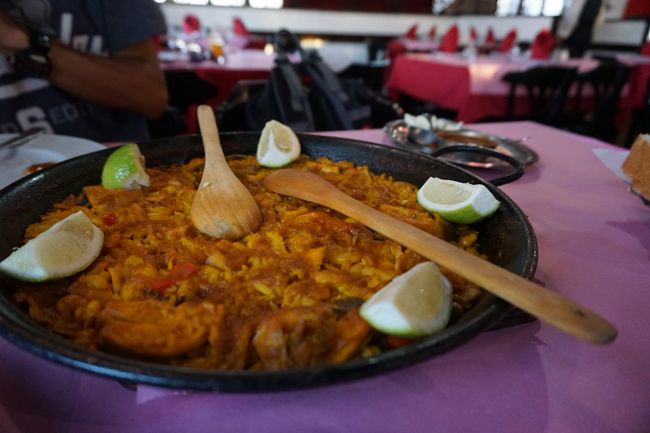 パエリアを。<br /><br />ディルハムの残金調節で、クレカで支払う。363DH≒4719円