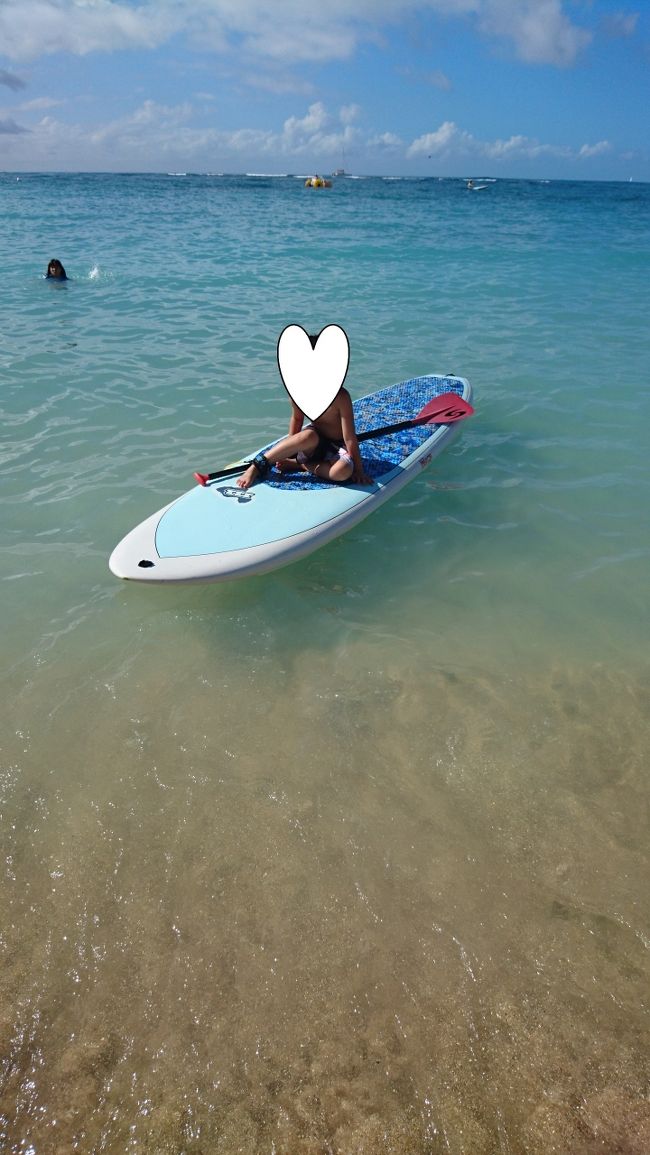 海に入るのが怖くなった息子の為にスタンドアップパドルをレンタル。<br />結構難しい。。。<br />波で気分が悪くなり即終了。。。