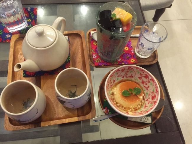 あたたかいチェはもう売り切れていたので、通常のチェとプリン、ジャスミン茶。<br />プリンがしっかりとした食感で甘〜い。<br /><br />1日目終了。<br />明日は日帰りトリップへ。