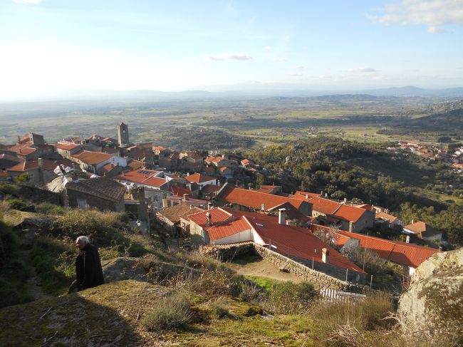 なかなか目にすることの出来ない美しい景色を見ることができました。<br />おじいさんには素敵な景色を見せていただいたのでコーヒーでもお礼に、とカフェに入ったらさっさとワインを飲んで自分で支払いをしてお家に帰ってしまいました。カフェの方に聞いたら、いつもああやって観光客に案内をしているのよ、とのこと。親切なおじいさま、深謝です。