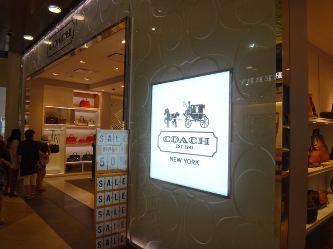 最後にDFSに寄ってプラプラ。<br />毎年マイケルコースでマイタイ配ってたんだけど今年はなかったな。