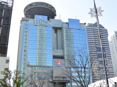 赤坂　ＴＢＳ放送センター

日枝神社への初詣を終え、次は虎の門にある猿寺を目指します。
お天気もいいので赤坂から虎ノ門まで歩いて行くことにしました。

随分前のＴＢＳの建物は知っていましたが、この建物になってからは初めて。