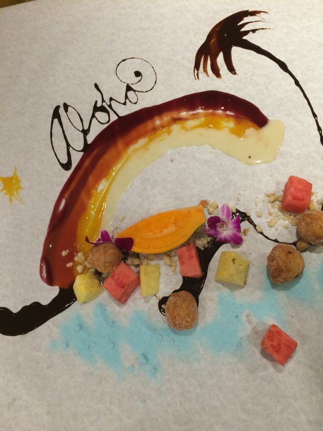 既にお腹いっぱいだったけど、娘がどうしても食べたかったデザートアートを最後に注文。<br /><br />日本にはなさそうで可愛い〜。