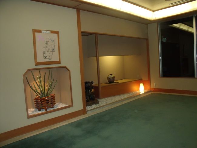 西館７階エレベーターホール