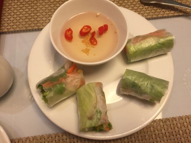 生春巻きまで注文してしまった。<br />今回の旅で生春巻きはこれだけだった。