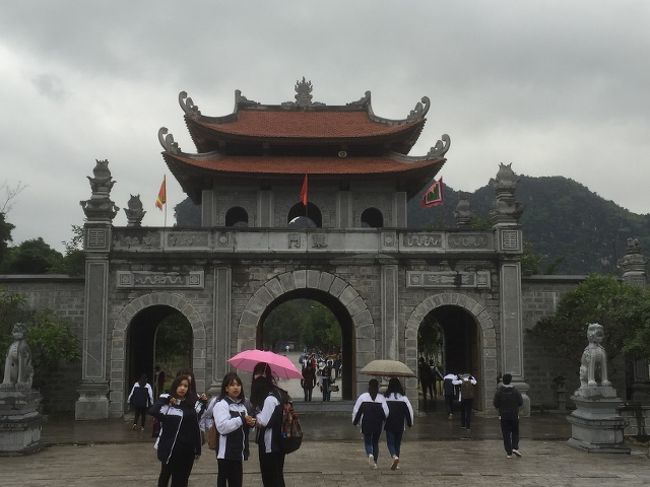 思い切り中国の影響を受けた門