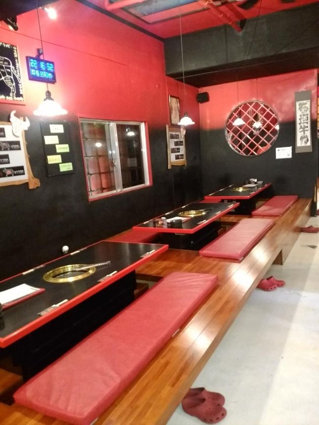 店内はこんな感じです。夏場はいつも人で賑わっているそうです。