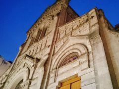 サンフランシスコ教会の隣にある聖フェリペ寺院（Templo Expiatorio Nacional de San Felipe de Jesús,Av Francisco I. Madero 11、Centro, Cuauhtémoc)。1897年に現在の姿に建設された。
