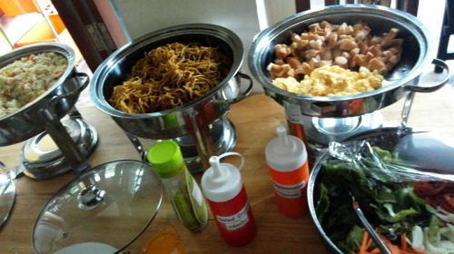 朝食も意外としっかりしてる。<br />これでエレベーターがあればいいんだけどなあ。