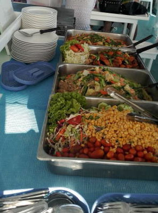 夕食は船上で。