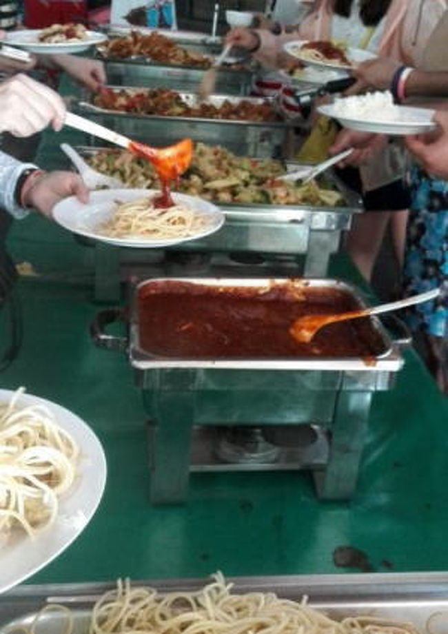 埠頭のレストハウスで二度目の朝食。